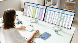 Bingung mulai nulis artikel? Yuk pelajari 5 cara membuat editorial plan yang rapi, terarah, dan cocok untuk blog atau konten brand kamu.