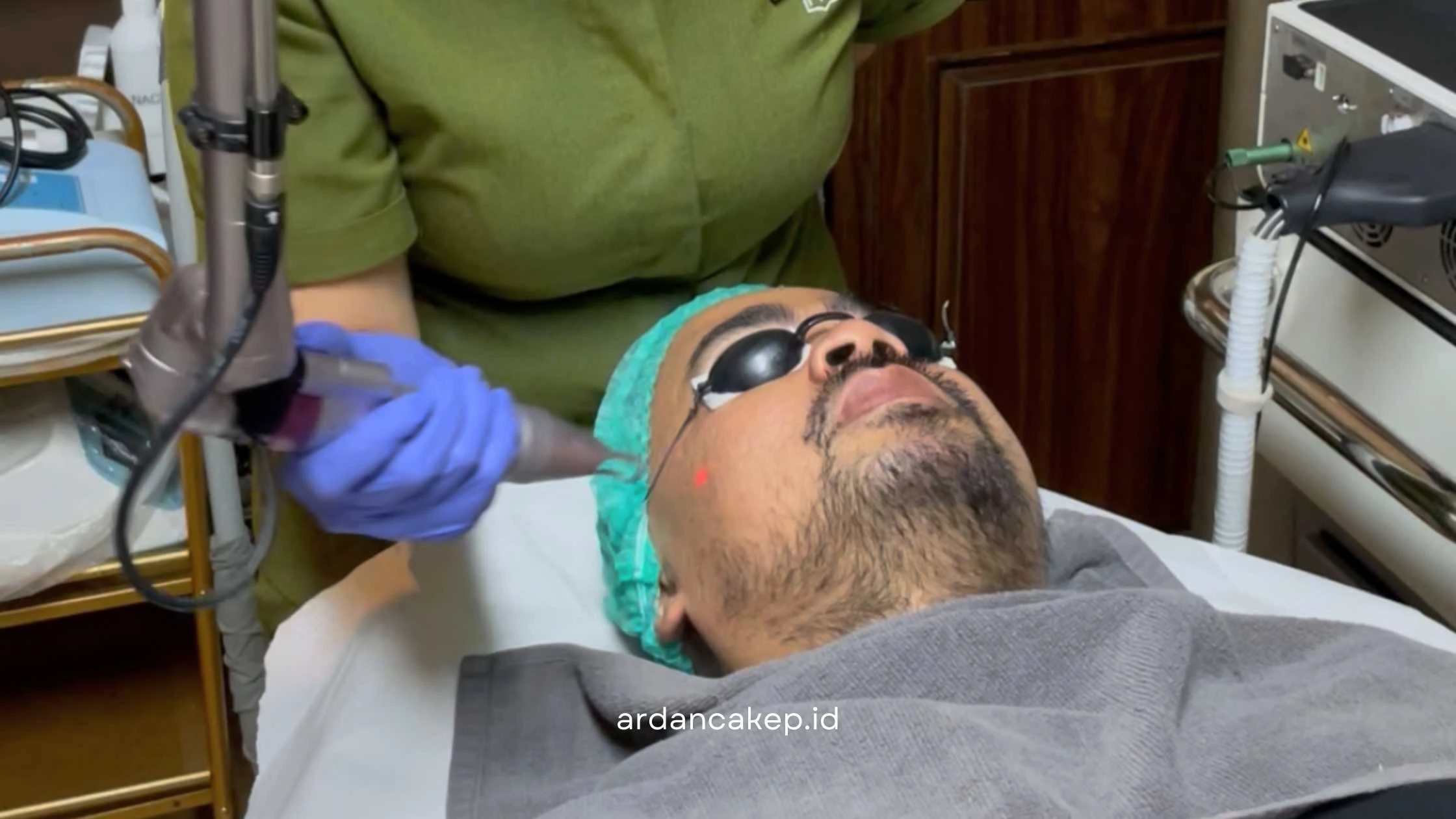 Facial di Menology ZAP Menteng
