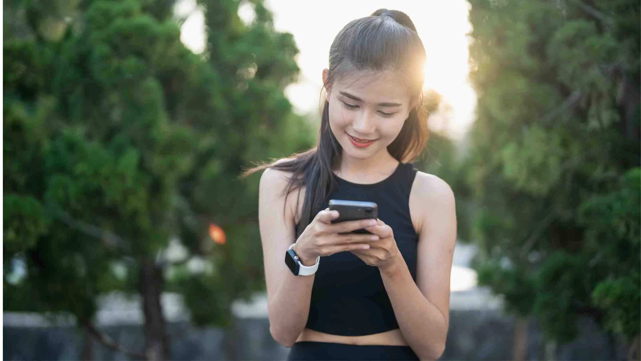 Pelajari tren penggunaan media sosial di Indonesia 2026 berdasarkan data resmi We Are Social.