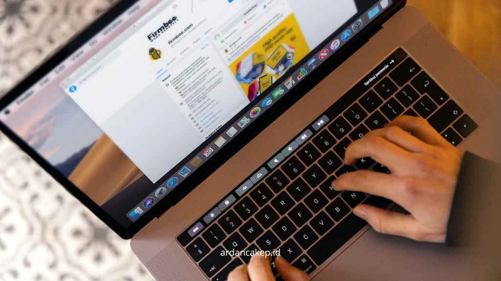 Jika kamu baru memulai penjualan online, saran saya fokus di satu platform dulu merupakan praktik terbaik berdasarkan tren social commerce terbaru.